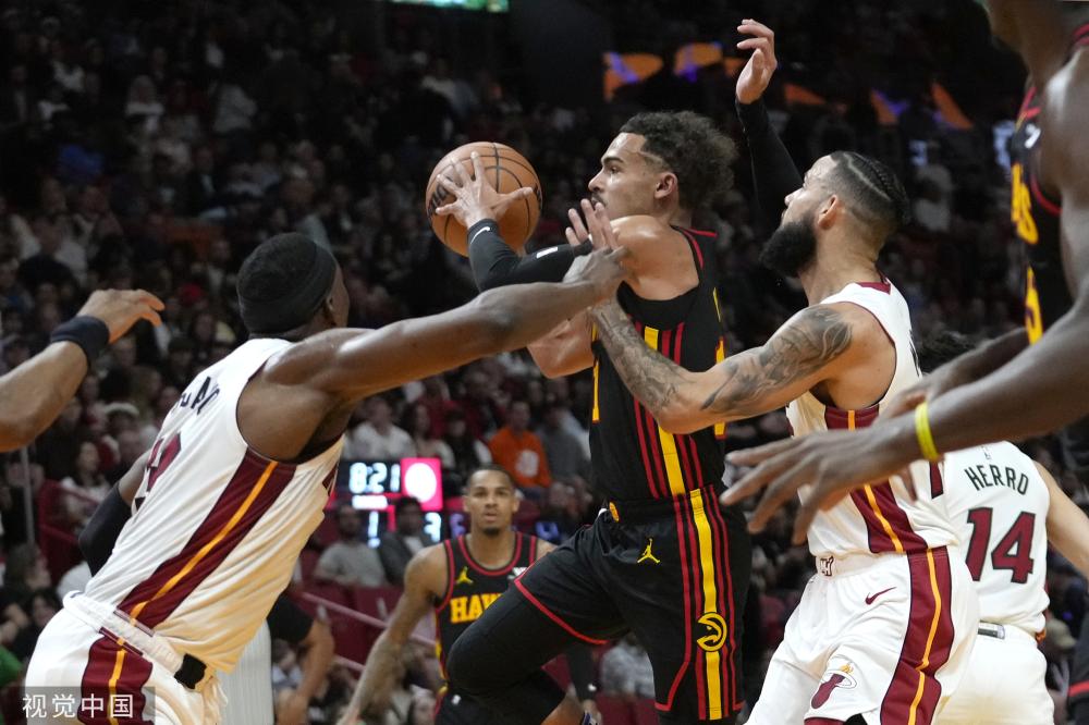 展示了他在 展示了他在